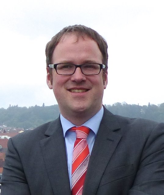 Maßvoll mit der Vergangenheit umgehen: Oberbürgermeister Dr. Florian Janik begrüßt die Einigung zwischen Stadt und Universitätsklinikum. Foto: © Uwe Müller