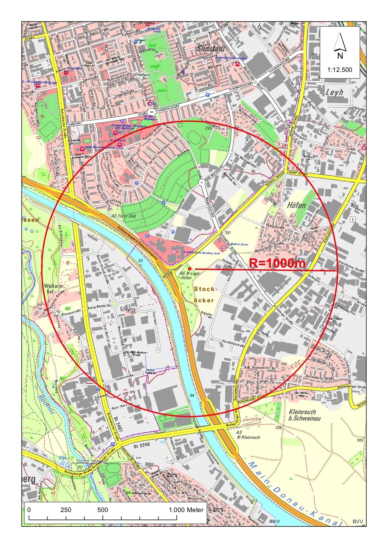 Die Koordinierungsgruppe der Stadt Nürnberg hat die umgehende Evakuierung der angrenzenden Gebiete in einem Radius von 1.000 Meter angeordnet, davon sind auch Fürther Bereiche betroffen.
