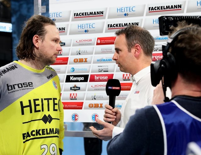 (HJKrieg, Erlangen) HC Erlangen: Bergischer HC 26:18 –  Nikolas Katsigiannis war nach dem Spielende gefragt