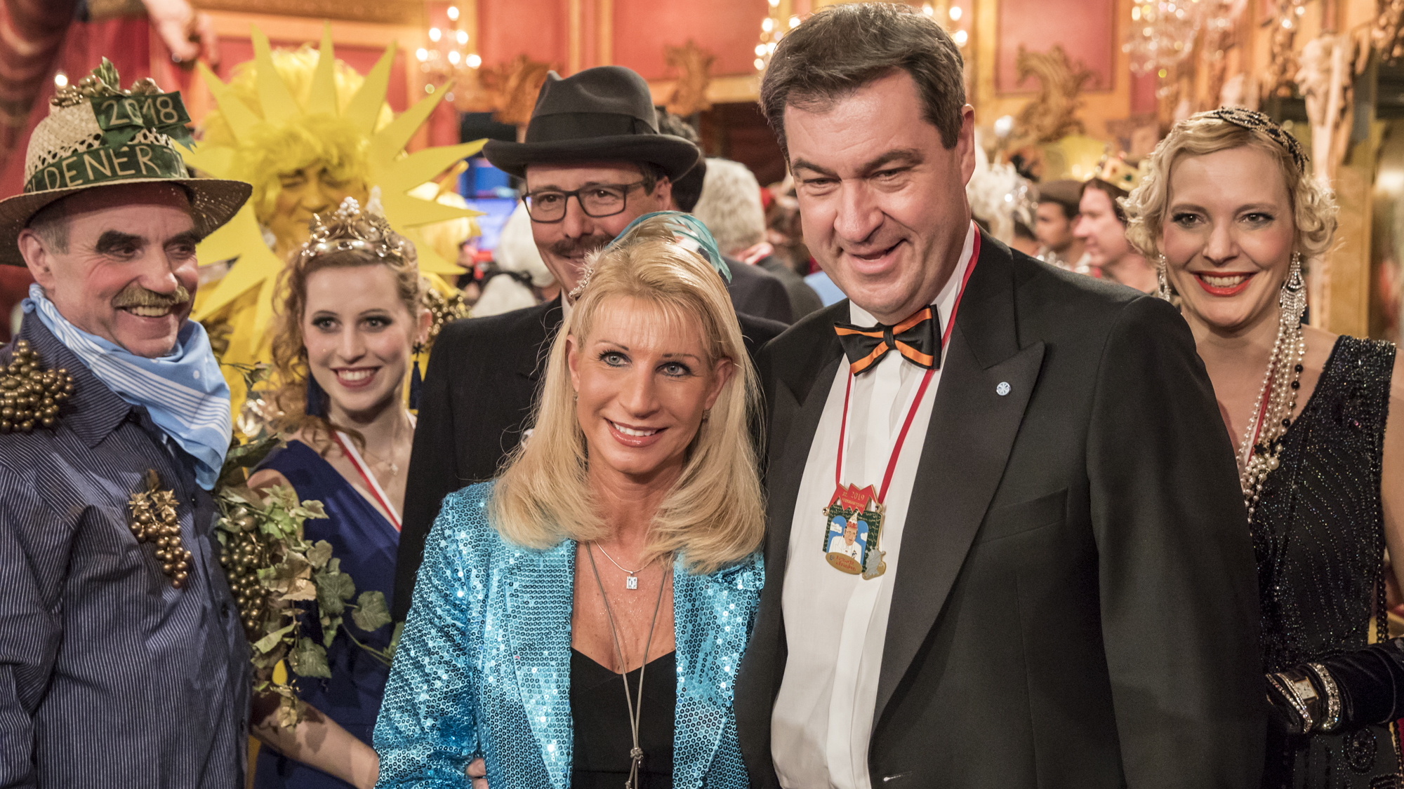 Als Ministerpräsident verzichtet er aufs ausgefallene Kostüm: Dr. Markus Söder mit Ehefrau Karin.