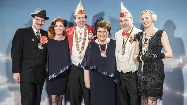 Barbara Stamm (2.v.r.) war zu Tränen gerührt bei ,,Aber dich gibt's nur einmal für mich". | Foto: BR/Philipp Kimmelzwinger