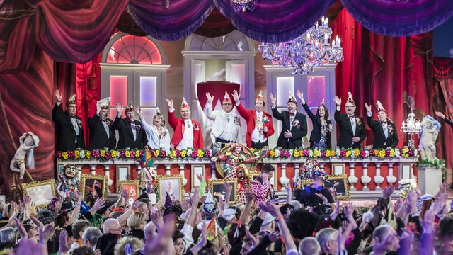 Die diesjährige ,,Fastnacht in Franken"-Ausgabe ist zudem die dritterfolgreichste Sendung seit 1991 im BR Fernsehen. Bei den Zuschauern zwischen 14 und 49 Jahren kam die Liveübertragung ebenfalls sehr gut an: Hier lag der Marktanteil bei 26,5 Prozent. | Foto: BR/Philipp Kimmelzwinger