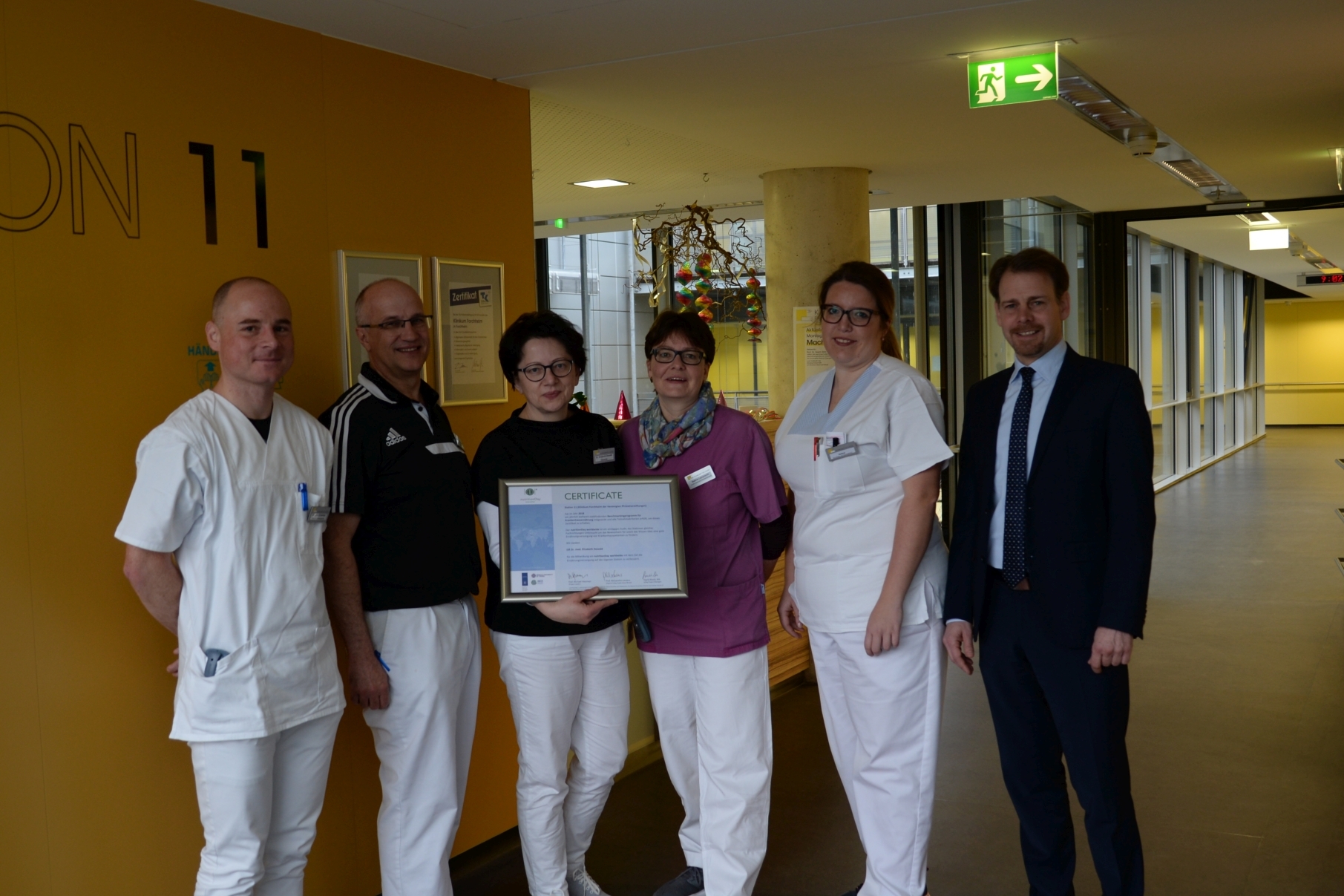 v.l.: Dominik Schrenker, Dr. Michael Sturm, Dr. Elisabeth Dewald, Sabine Lamprecht, Nadine Abert, Geschäftsführer Sven Oelkers
