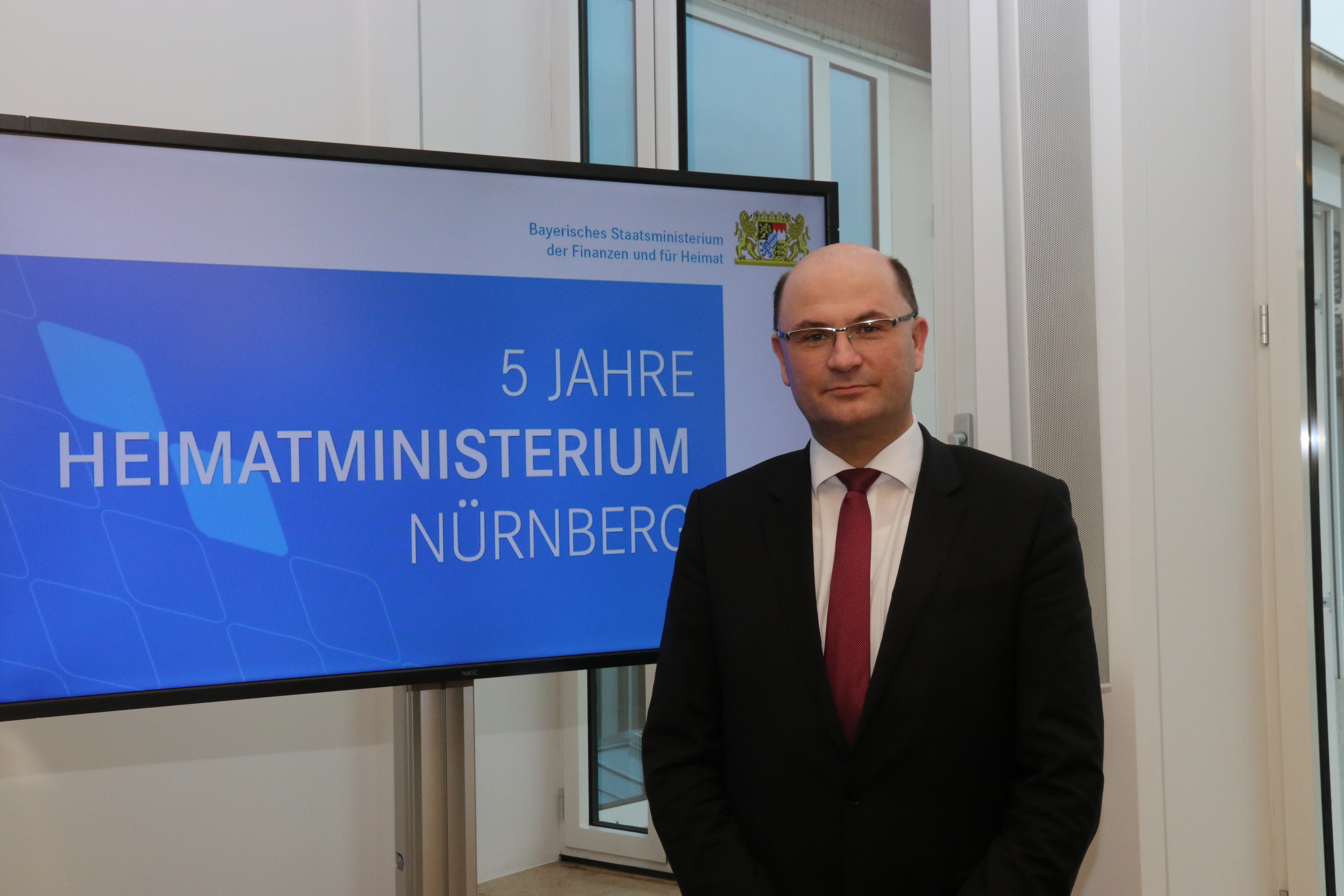 Der Bayerische Finanzminister Albert Füracker zieht Bilanz nach fünf Jahren Heimatministerium.