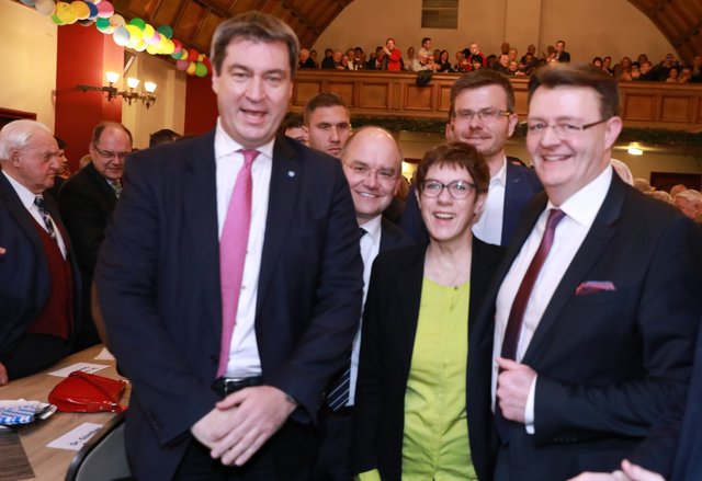 Highlight zum 44. politischen Fischessen: AKK und Söder treffen aufeinander!  | Foto: Udo Dreier