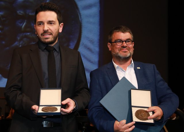 Die Preisträger der Buber-Rosenzweig-Medaille 2019: Dervis Hizarci (l.), Kreuzberger Initiative gegen Antisemitismus, und Ralf Hron (r.), Vorstandsvorsitzender des  Netzwerk für Demokratie und Courage e.V. (NDC). | Foto: Udo Dreier