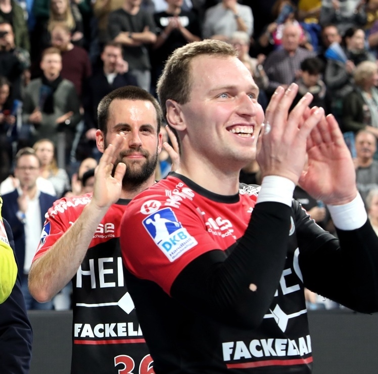 (Jocki_Foto, hl-studios, Erlangen) HC Erlangen und Martin Murawski (rechts) verlängern Vertrag