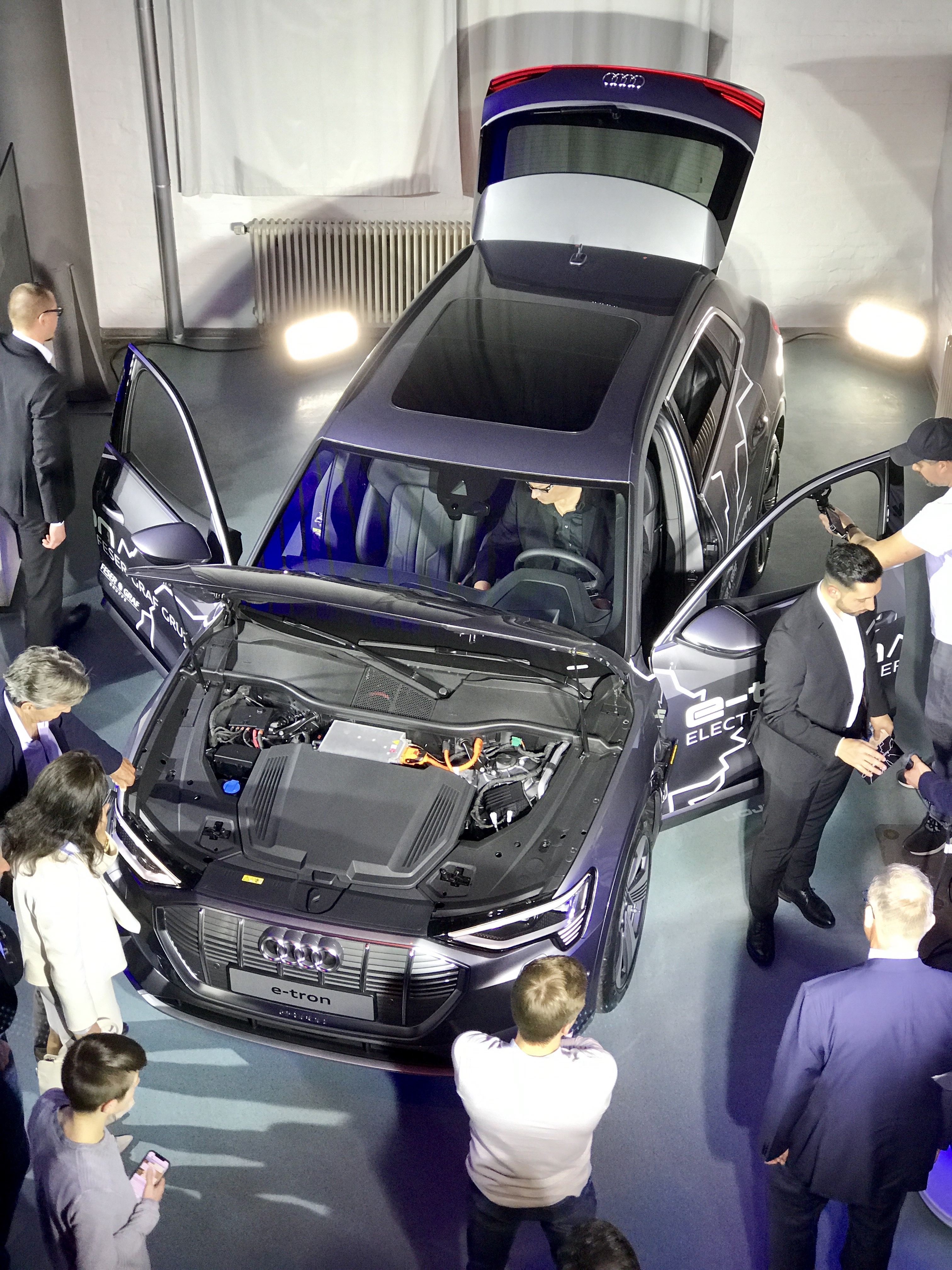 Star des Abends: der neue Audi e-tron.