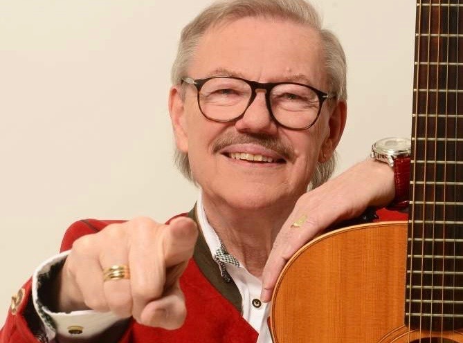 Der Musiker und Kabarettist Jürgen Leuchauer ist am Mittwoch, 10. April, zu Gast im Thalia-Buchhaus Campe.