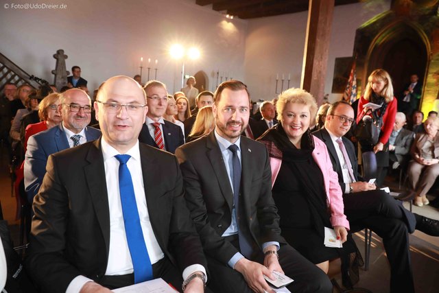 „Heimatpreis Nordbayern“ auf der Nürnberger Kaiserburg.  | Foto: Udo Dreier