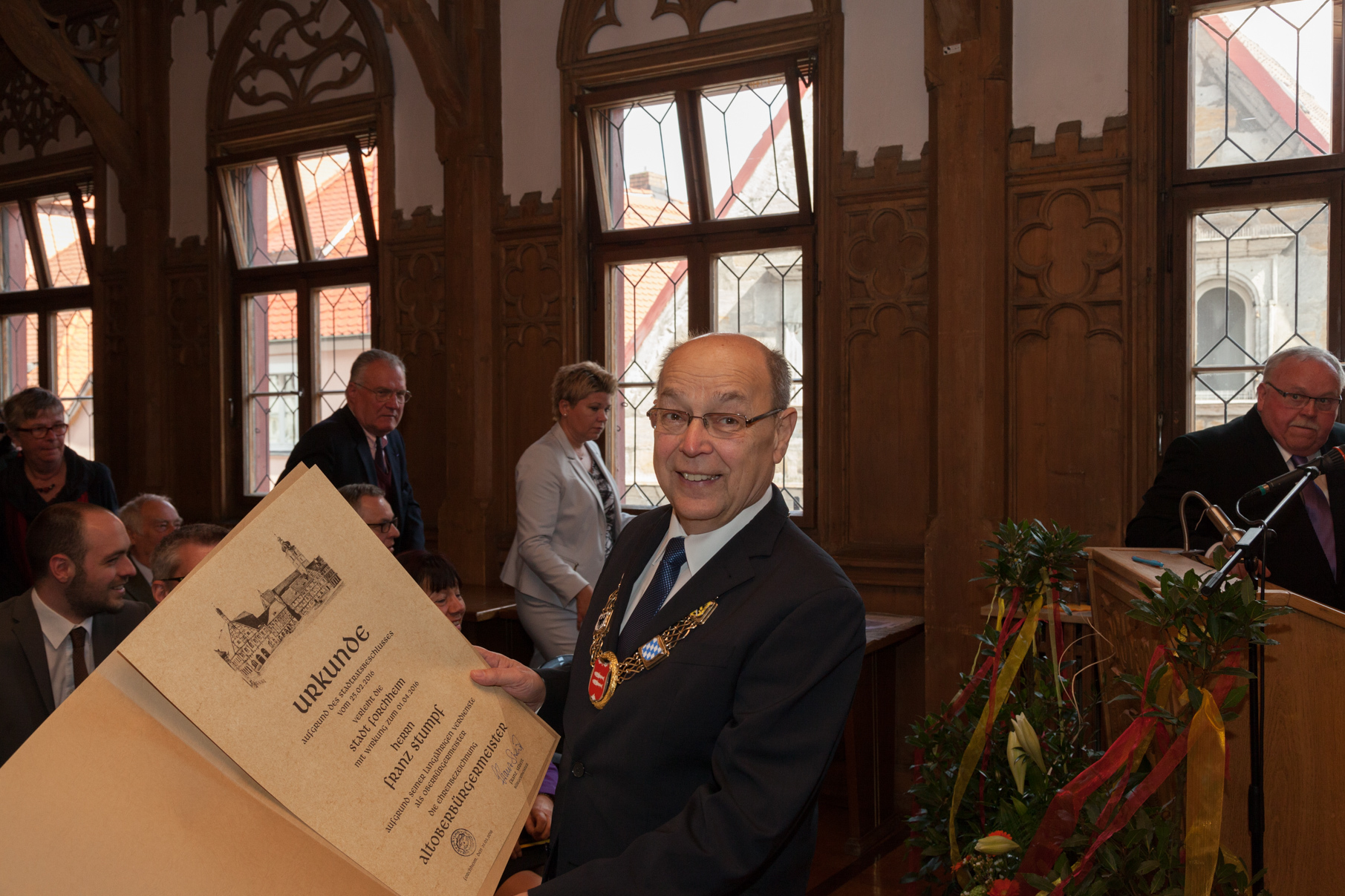 Abschied aus dem Rathaus - 2016 schied Franz Stumpf aus dem Amt des Oberbürgermeisters. Zum Abschied bekam er den den Ehrenbürgerbrief der Stadt Forchheim.