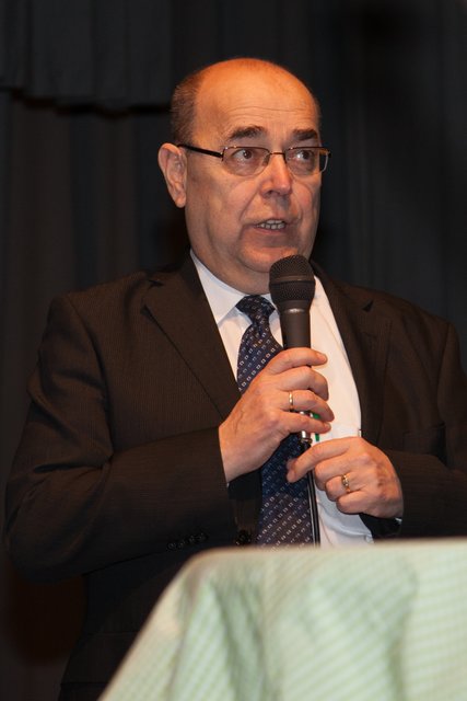 Franz Stumpf spricht auf dem Landfrauentag 2015 in der Jahn-Kulturhalle. | Foto: R. Rosenbauer