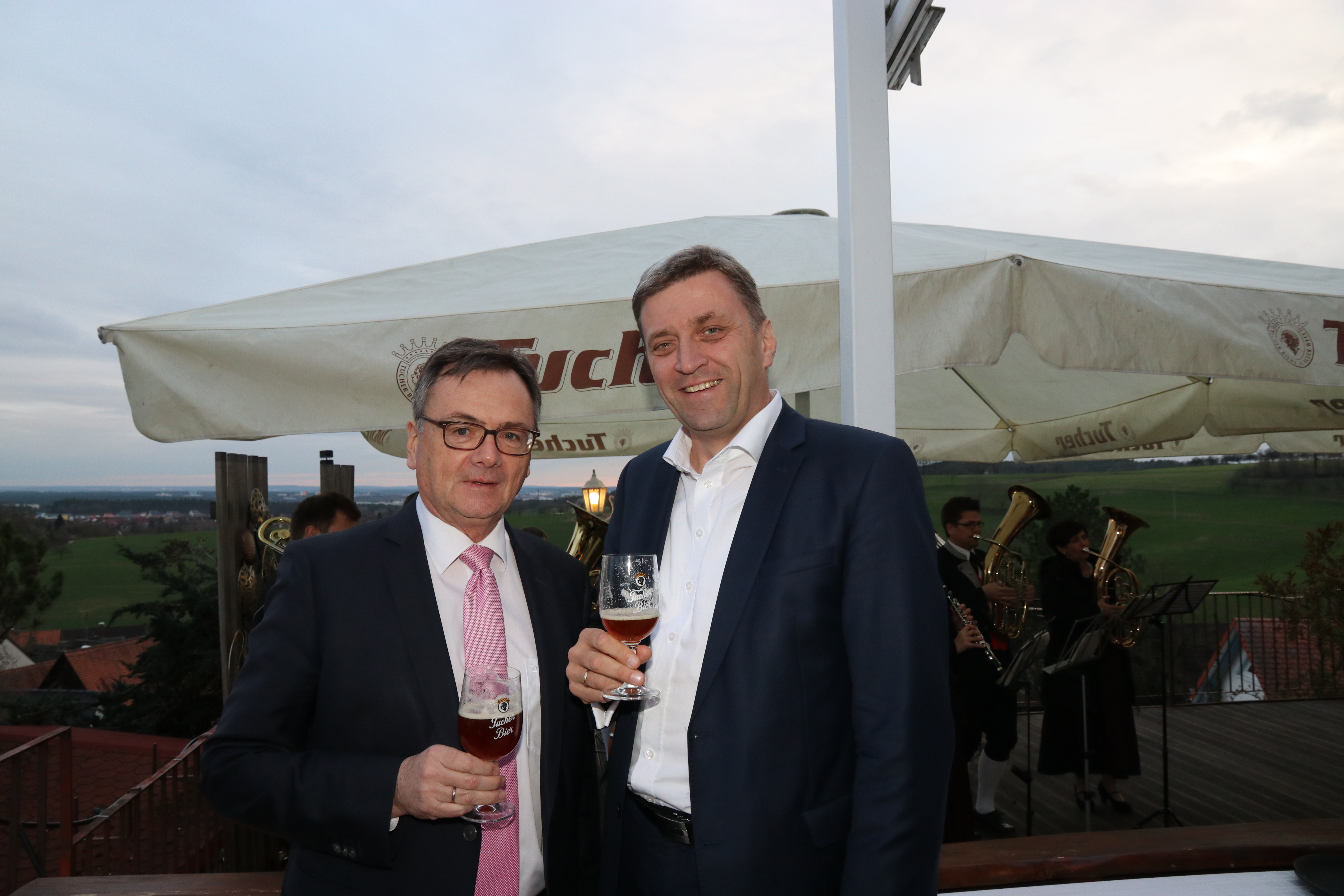 Nach 25 Jahren in den Ruhestand gegangen: Fred Höfler (links) mit seinem Nachfolger Heinz Christ.