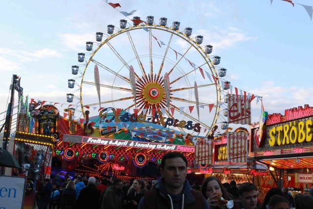 Schausteller laden zum Jubiläums-Frühlingsfest! | Foto: Udo Dreier