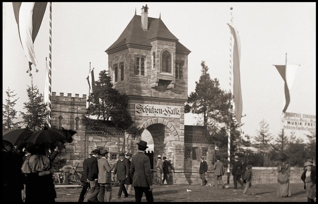Volksfest Nürnberg nach der Jahrhundertwende.  | Foto: Altstadtfreunde Nürnberg e.V./Sammlung Großberger
