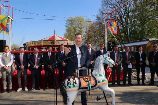 Jubiäumsabend 100 Jahre Nürnberger Frühlingsfest. | Foto: John R. Braun