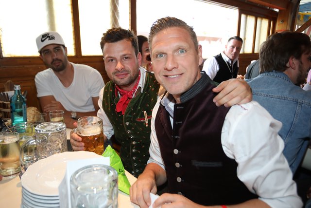 Die Tucher-Festzeltstars mischten das proppenvolle Papert-Zelt auf.  | Foto: Jürgen Friedrich