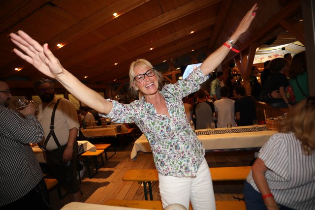 Die Tucher-Festzeltstars mischten das proppenvolle Papert-Zelt auf.  | Foto: Jürgen Friedrich