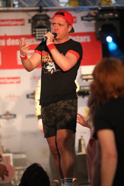 Die Tucher-Festzeltstars mischten das proppenvolle Papert-Zelt auf.  | Foto: Jürgen Friedrich