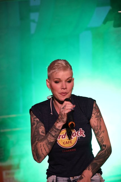 Die Tucher-Festzeltstars mischten das proppenvolle Papert-Zelt auf.  | Foto: Jürgen Friedrich