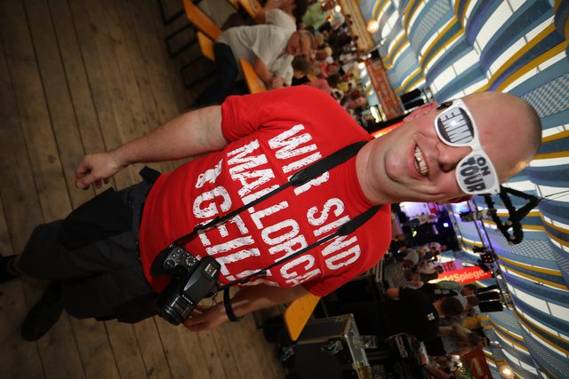 Die Tucher-Festzeltstars mischten das proppenvolle Papert-Zelt auf.  | Foto: Jürgen Friedrich