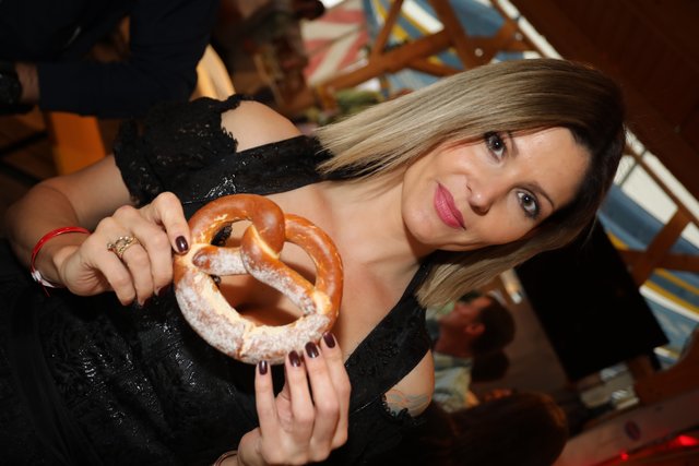 Die Tucher-Festzeltstars mischten das proppenvolle Papert-Zelt auf.  | Foto: Jürgen Friedrich