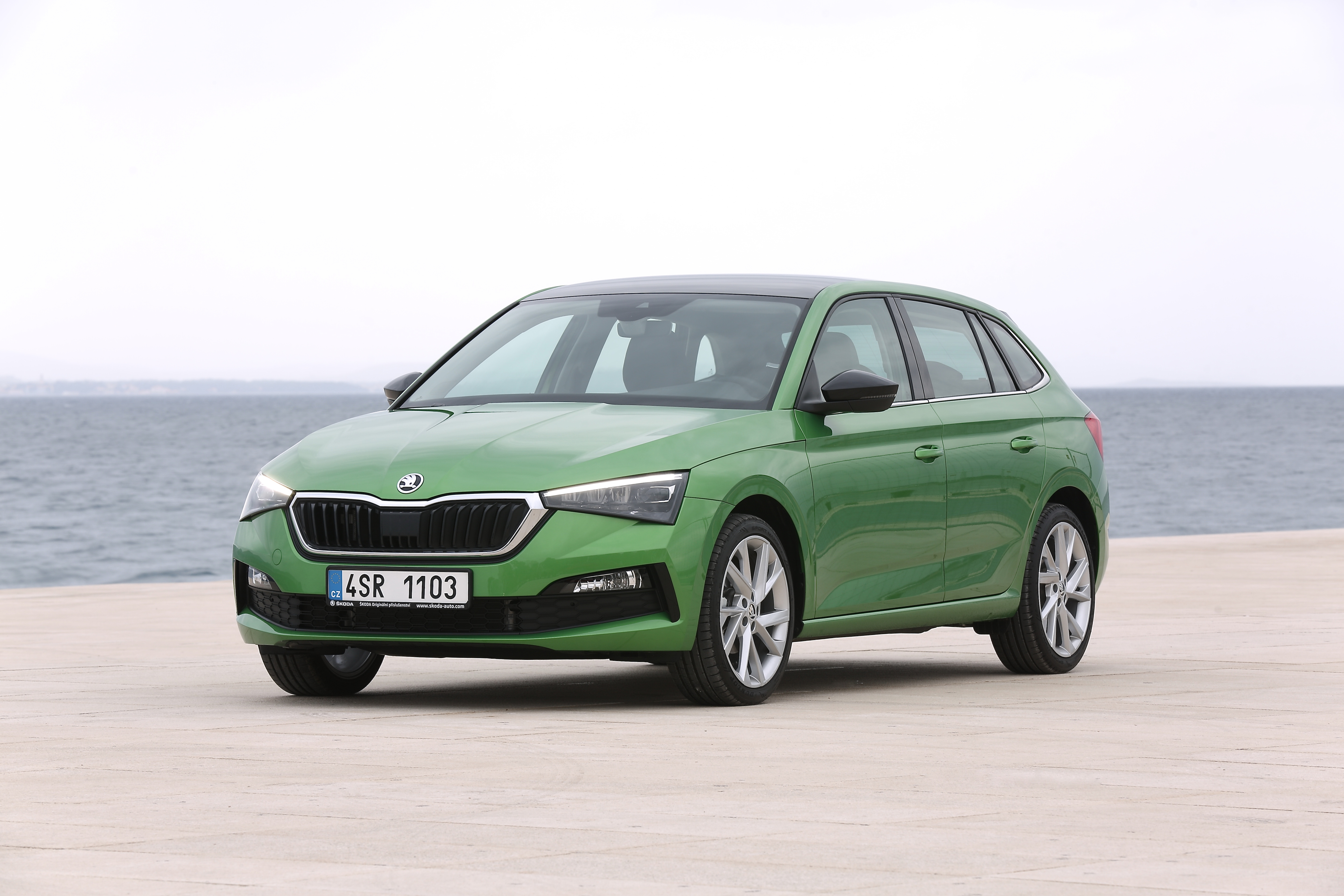 Der Radstand fällt beim neuen Skoda Scala mit 2,65 Metern besonders großzügig aus. Davon profitieren vor allem die Mitreisenden im Fond, die Platzverhältnisse erleben, wie sie sonst nur in höheren Segmenten üblich sind.
Foto: Auto-Medienportal.Net/Skoda