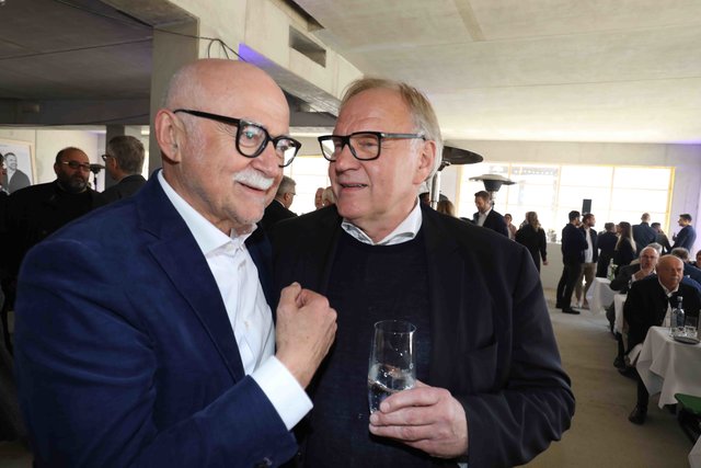Richtfest für den neuen Augustinerhof mit vielen Gästen: Zum ersten Mal kommte man erahnen, wie die Räume für das Deutsche Museum aussehen werden. Das Museum soll Ende 2020 eröffnen. Generaldirektor Wolfgang M. Heckl sagte beim Richtfest: „Ich freue mich sehr, dass das Gebäude für unser Zukunftsmuseum so schnell wächst – am Anfang habe ich mir kaum vorstellen können, hier schon 2020 die Eröffnung feiern zu können.“ Ministerpräsident Markus Söder lobte bei dem Festakt: „Das Deutsche Museum ist ein genialer Partner für dieses Nürnberger Leuchtturmprojekt.“  | Foto: Udo Dreier