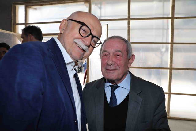 Richtfest für den neuen Augustinerhof mit vielen Gästen: Zum ersten Mal kommte man erahnen, wie die Räume für das Deutsche Museum aussehen werden. Das Museum soll Ende 2020 eröffnen. Generaldirektor Wolfgang M. Heckl sagte beim Richtfest: „Ich freue mich sehr, dass das Gebäude für unser Zukunftsmuseum so schnell wächst – am Anfang habe ich mir kaum vorstellen können, hier schon 2020 die Eröffnung feiern zu können.“ Ministerpräsident Markus Söder lobte bei dem Festakt: „Das Deutsche Museum ist ein genialer Partner für dieses Nürnberger Leuchtturmprojekt.“  | Foto: Udo Dreier