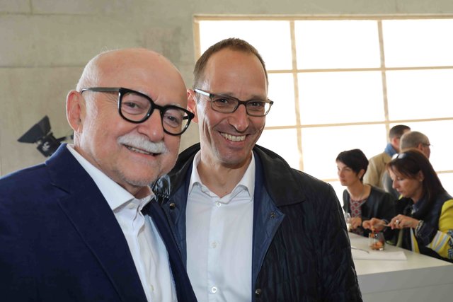 Richtfest für den neuen Augustinerhof mit vielen Gästen: Zum ersten Mal kommte man erahnen, wie die Räume für das Deutsche Museum aussehen werden. Das Museum soll Ende 2020 eröffnen. Generaldirektor Wolfgang M. Heckl sagte beim Richtfest: „Ich freue mich sehr, dass das Gebäude für unser Zukunftsmuseum so schnell wächst – am Anfang habe ich mir kaum vorstellen können, hier schon 2020 die Eröffnung feiern zu können.“ Ministerpräsident Markus Söder lobte bei dem Festakt: „Das Deutsche Museum ist ein genialer Partner für dieses Nürnberger Leuchtturmprojekt.“  | Foto: Udo Dreier