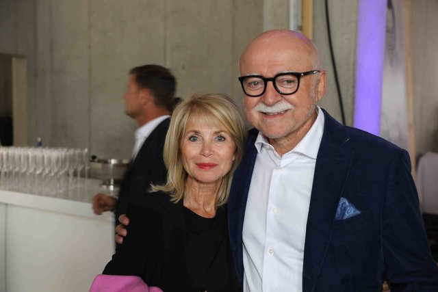 Richtfest für den neuen Augustinerhof mit vielen Gästen: Zum ersten Mal kommte man erahnen, wie die Räume für das Deutsche Museum aussehen werden. Das Museum soll Ende 2020 eröffnen. Generaldirektor Wolfgang M. Heckl sagte beim Richtfest: „Ich freue mich sehr, dass das Gebäude für unser Zukunftsmuseum so schnell wächst – am Anfang habe ich mir kaum vorstellen können, hier schon 2020 die Eröffnung feiern zu können.“ Ministerpräsident Markus Söder lobte bei dem Festakt: „Das Deutsche Museum ist ein genialer Partner für dieses Nürnberger Leuchtturmprojekt.“  | Foto: Udo Dreier