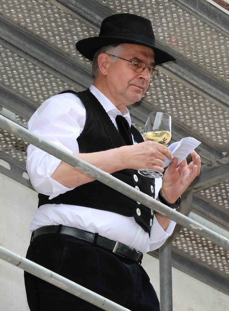 Richtfest für den neuen Augustinerhof mit vielen Gästen: Zum ersten Mal kommte man erahnen, wie die Räume für das Deutsche Museum aussehen werden. Das Museum soll Ende 2020 eröffnen. Generaldirektor Wolfgang M. Heckl sagte beim Richtfest: „Ich freue mich sehr, dass das Gebäude für unser Zukunftsmuseum so schnell wächst – am Anfang habe ich mir kaum vorstellen können, hier schon 2020 die Eröffnung feiern zu können.“ Ministerpräsident Markus Söder lobte bei dem Festakt: „Das Deutsche Museum ist ein genialer Partner für dieses Nürnberger Leuchtturmprojekt.“  | Foto: Udo Dreier