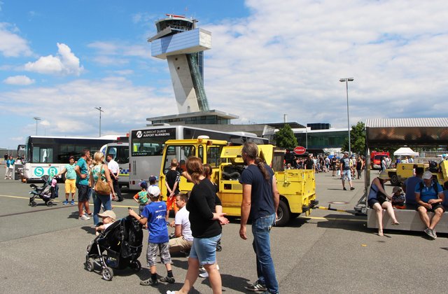 Flughafenfest rund um den Tower.  | Foto: Airport Nürnberg