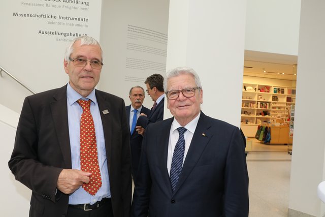 Bundespräsident a.D. Joachim Gauck und Generaldirektor Professor Ulrich Großmann (l.). | Foto: Udo Dreier
