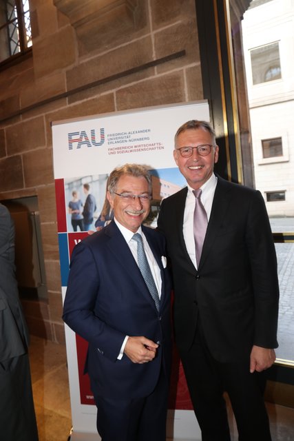 BDI-Präsident Prof. Dieter Kempf (l.) und IHK-Präsident Dirk von Vopelius.
 | Foto: John R. Braun