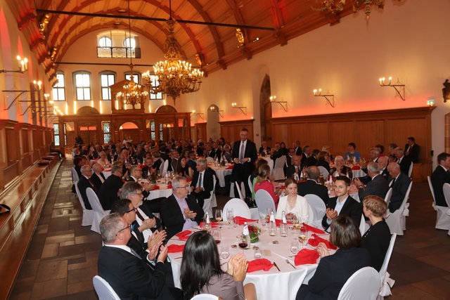 Rund 160 geladene Gäste feierten im Historischen Rathaussaal 100 Jahre WiSo.
 | Foto: John R. Braun