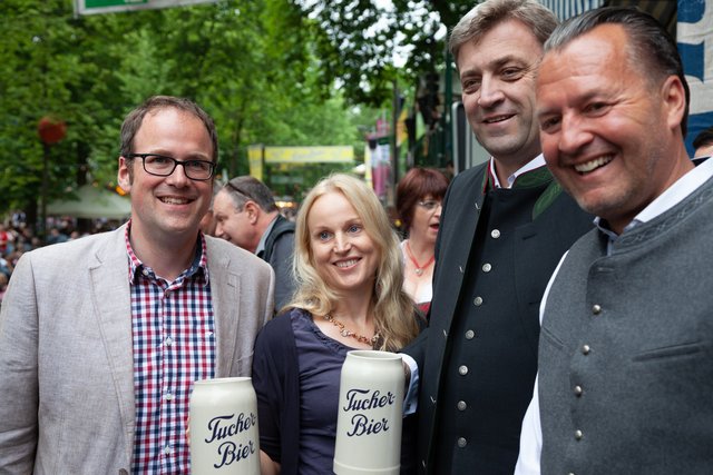 Es ist vollbracht: Die 264. Bergkirchweih ist eröffnet. | Foto: Roland Rosenbauer