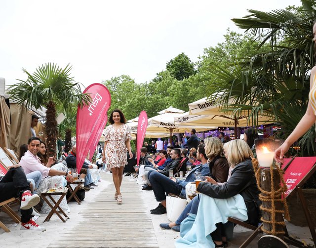 Modenschau am Stadtstrand Nürnberg.  | Foto: © Nicole Fuchsbauer