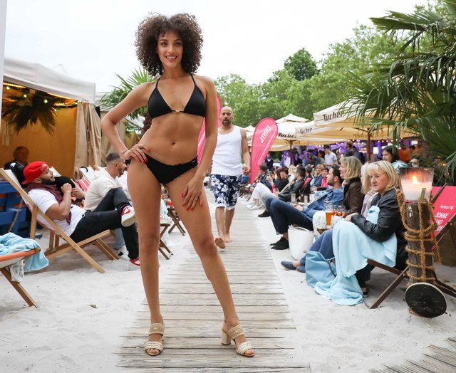 Modenschau am Stadtstrand Nürnberg.  | Foto: © Nicole Fuchsbauer