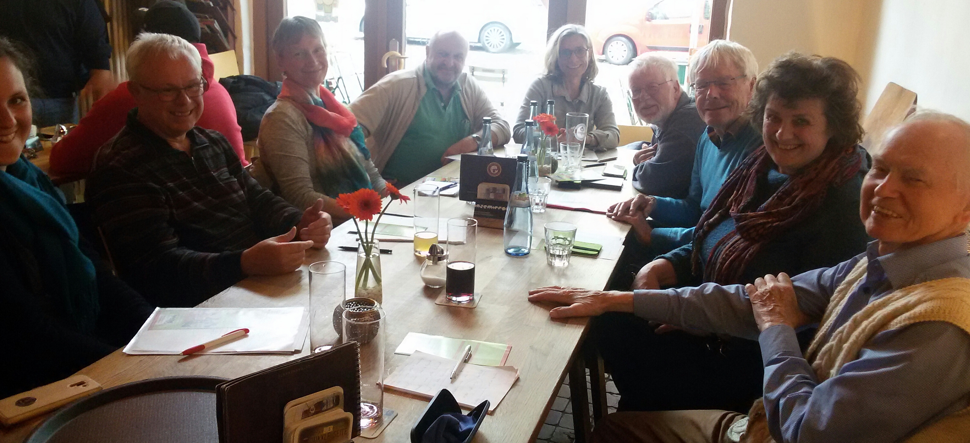 Gemütliche Runde und gute Laune bei den Ehrenamtlichen der Repair-Cafés.