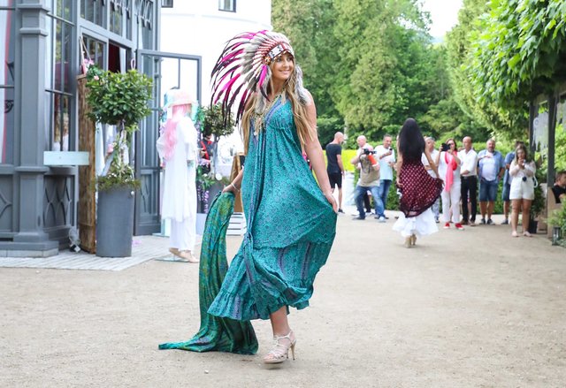 Ibiza-Fashionshow im DORMERO Schlosshotel Reichenschwand.