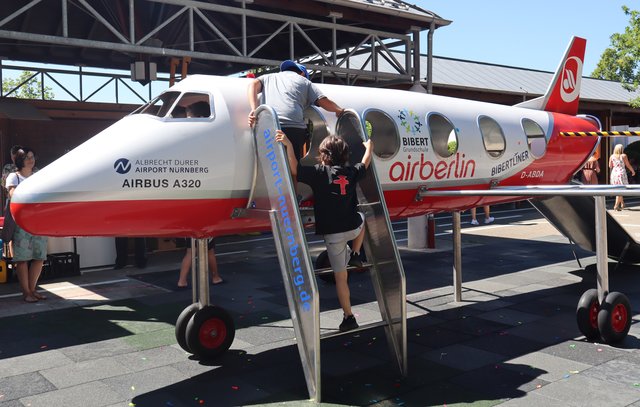 Nach der Einweihung stiegen die kleinen Piloten direkt in den Flieger.