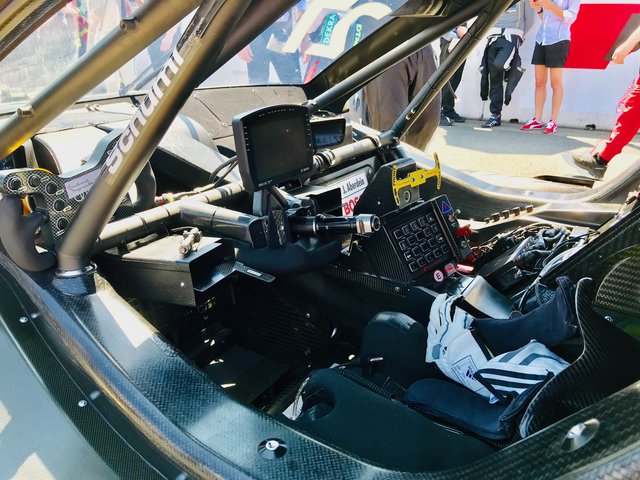 Das Cockpit von Audi-Pilot Jonathan Aberdein kurz vor dem Start. | Foto: Peter Maskow