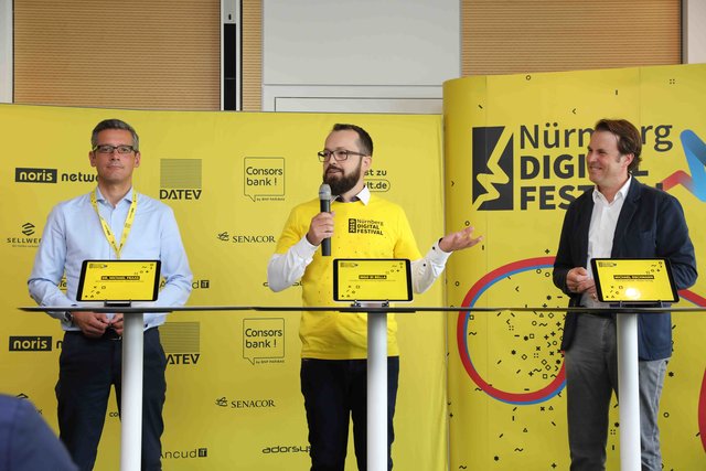 Start des Nürnberg Digital Festivals bei SELLWERK: Dr. Michael Fraas, Ingo di Bella und Michael Oschmann (v.l.). | Foto: Udo Dreier
