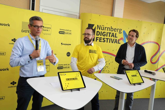 Start des Nürnberg Digital Festivals bei SELLWERK: Dr. Michael Fraas, Ingo di Bella und Michael Oschmann (v.l.). | Foto: Udo Dreier