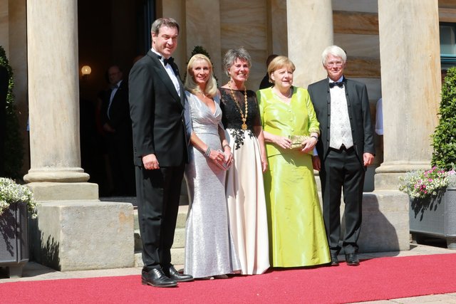 Frau Merkel und Dr. Markus Söder, Bayerischer Ministerpräsident mit Ehefrau Karin Baumüller-Söder, Ob Bayreuth Brigitte Merk-Erbe und Thomas Erbe, 
