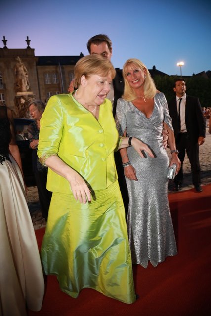 Angela Merkel besucht den Staatsempfang von Dr. Markus Söder!