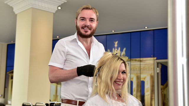 Im VIP-Gewinnpaket: Galafrisur und Make-up von Ballcoiffeur Marcel Schneider. | Foto: P. Maskow