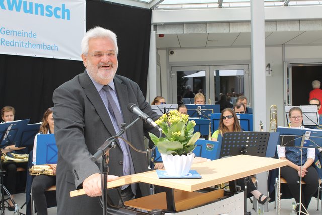 Der stellvertetende Landrat Herbert Eckstein bei seinem Grußwort | Foto: Victor Schlampp