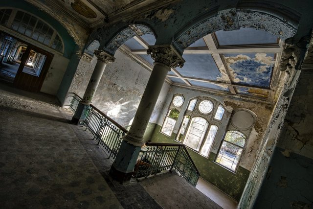 "Fallen Beauty" Motiv der Sonderausstellung „Bau||Kunst“. | Foto: FotoForumForchheim